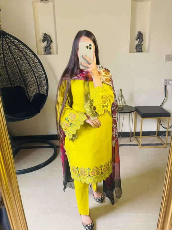 Zayra Muyyasar Pocket Embroidery 2 Piece