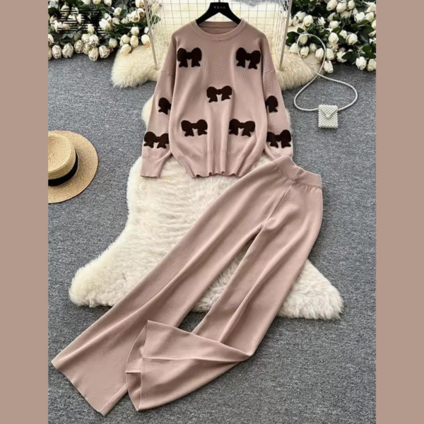 Zayra Bow Printed Premium Quality Winter 2-Pcs Co-Ord Set. CWTS-23