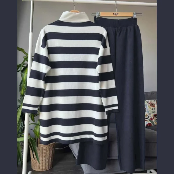 Zayra High Neck Stripe Printed Premium Quality Winter 2-Pcs Tracksuit For Her. WWTS-05